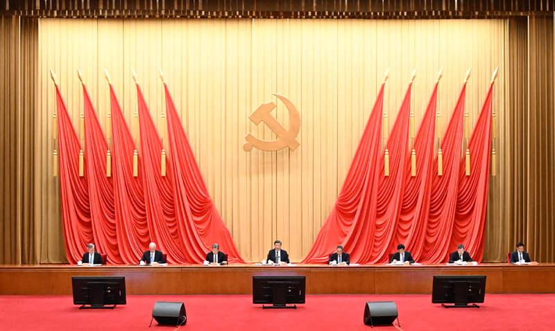 4月3日，，，，，，学习贯彻习近平新时代中国特色社会主义头脑主题教育事情聚会在北京召开。。。。中共中央总书记、国家主席、中央军委主席习近平出席聚会并揭晓主要讲话。。。。李强、赵乐际、王沪宁、蔡奇、丁薛祥、李希、韩正出席聚会。。。。